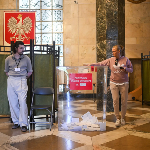 Algorytm wyborów, czyli jak sztuczne konta kreują „nastroje społeczne”
